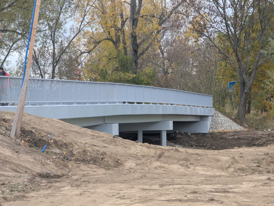 Mostu-w-Boboluszkach-fot.-starostwo-powiatowe-w-Glubczycach Dobiega końca remont mostu w Boboluszkach. Przeprawa znów połączy Polskę i Czechy