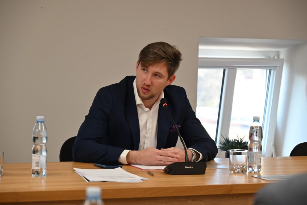 668683401_1461711119077726_2992631080425784961_n-1024x684 Kontrola RIO w powiecie głubczyckim. Setki tysięcy złotych w dodatkach pod znakiem zapytania